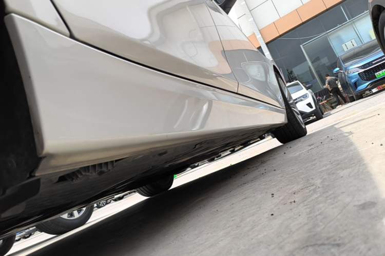 Used BMW 3 Series 2019 320Li Fashion Model Right Side Sill