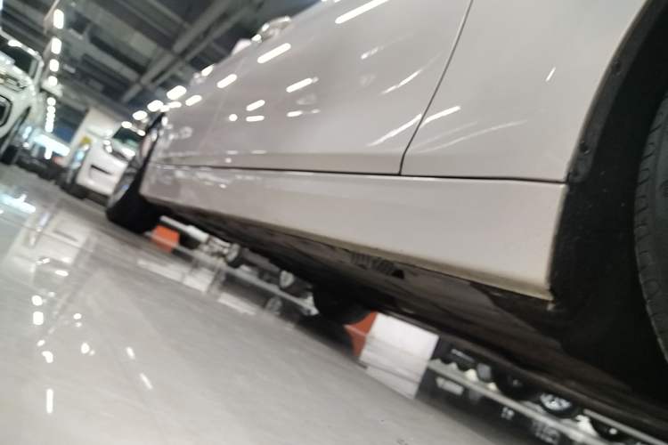 Used BMW 3 Series 2019 320Li Fashion Model Right Side Sill
