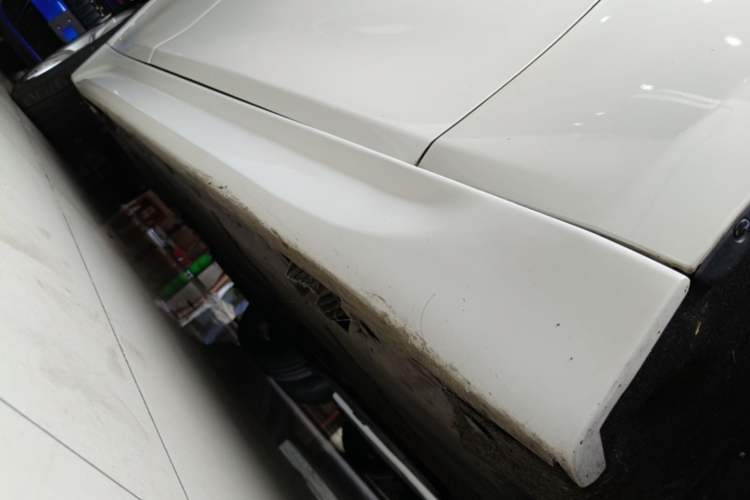 Used BMW 3 Series 2019 320i M Sport Package Right Side Sill