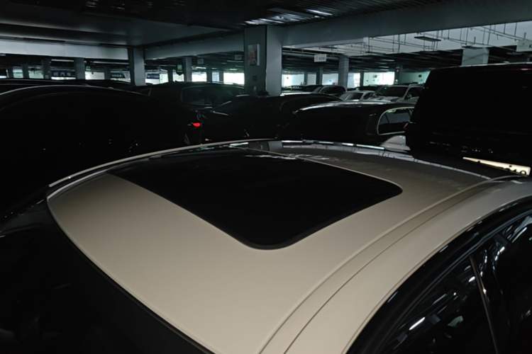 Used BMW 3 Series 2019 320i M Sport Package Roof