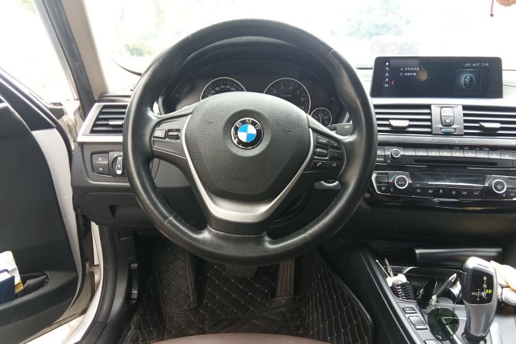Used BMW 3 Series 2019 320Li Fashion Model Steering Wheel