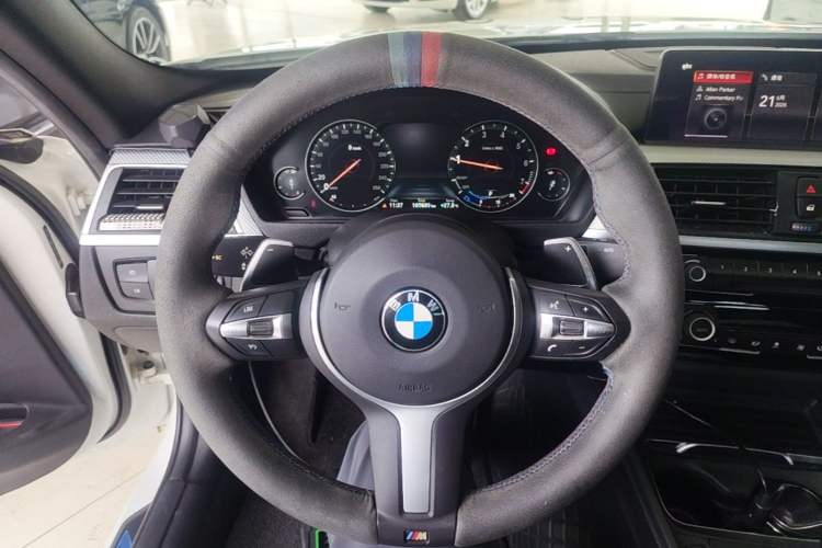 Used BMW 3 Series 2019 320i M Sport Night Edition Steering Wheel