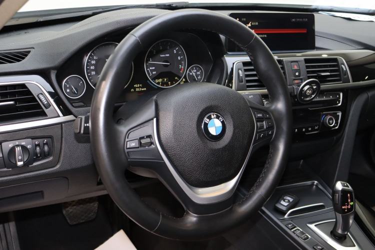 Used BMW 3 Series 2019 320Li Fashion Model Steering Wheel
