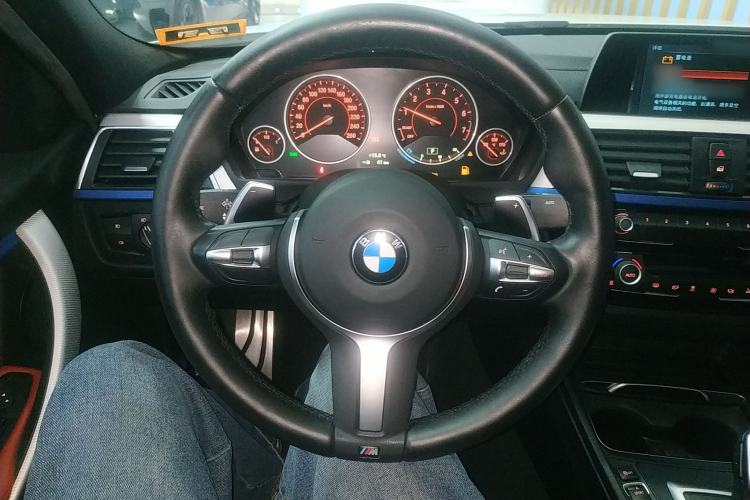 Used BMW 3 Series 2019 320i M Sport Package Steering Wheel