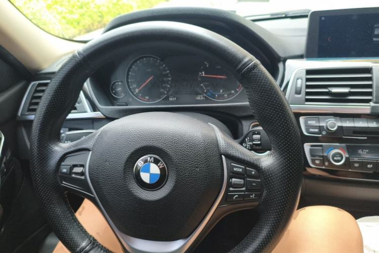 Used BMW 3 Series 2019 320Li Fashion Model Steering Wheel