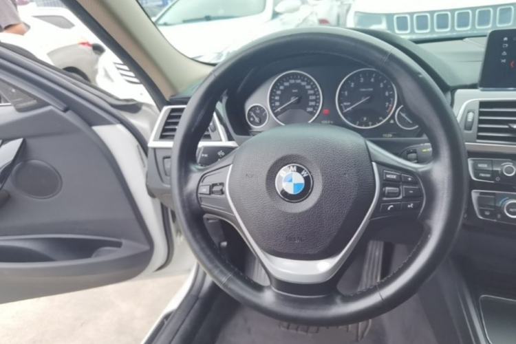 Used BMW 3 Series 2019 320Li Fashion Model Steering Wheel