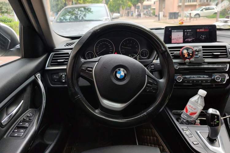 Used BMW 3 Series 2019 320Li Fashion Model Steering Wheel