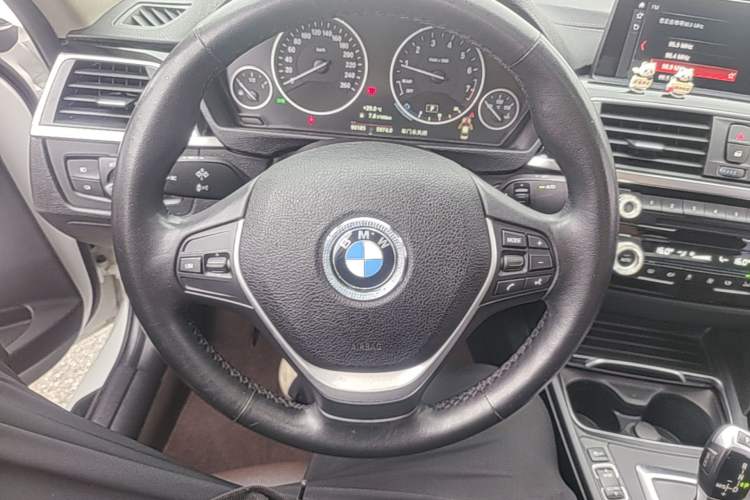 Used BMW 3 Series 2019 320Li Fashion Model Steering Wheel