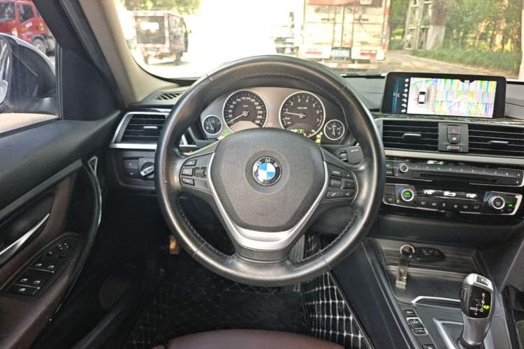 Used BMW 3 Series 2019 320Li Fashion Model Steering Wheel