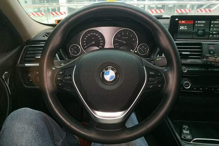 Used BMW 3 Series 2019 320Li Fashion Model Steering Wheel