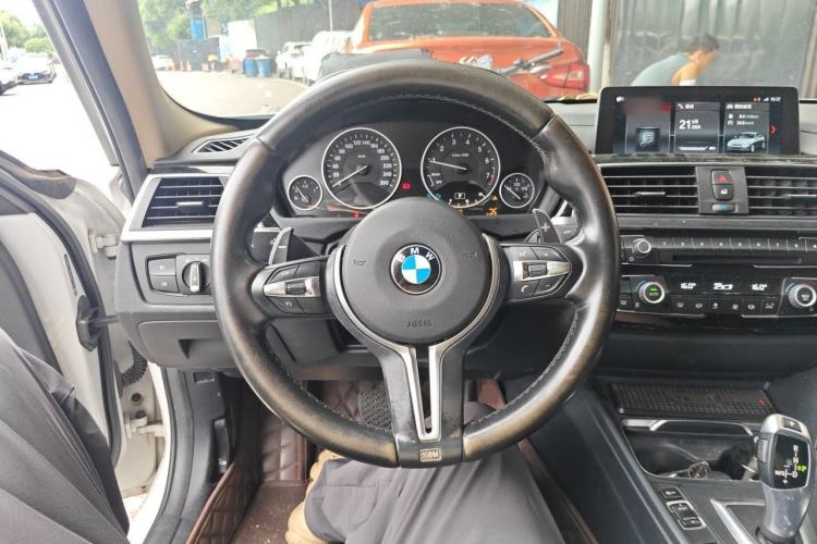 Used BMW 3 Series 2019 320Li Fashion Model Steering Wheel
