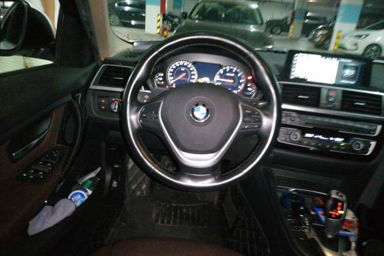 Used BMW 3 Series 2019 320Li Fashion Model Steering Wheel