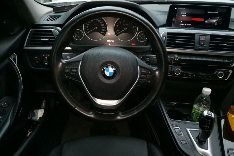 Used BMW 3 Series 2019 320Li Fashion Model Steering Wheel