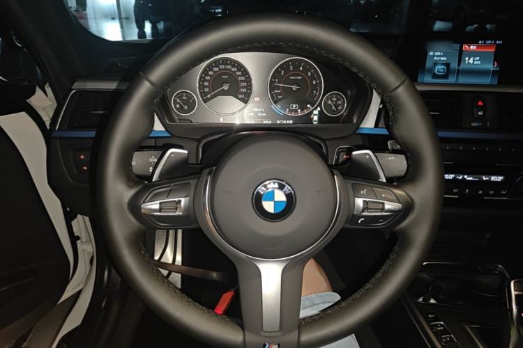 Used BMW 3 Series 2019 320i M Sport Package Steering Wheel