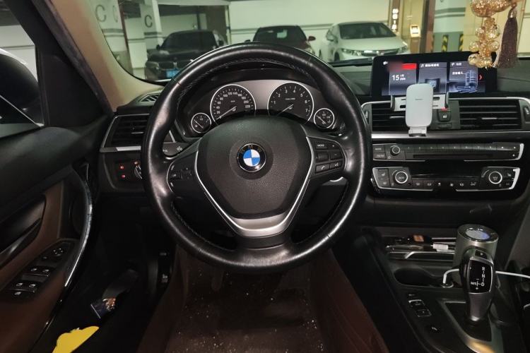 Used BMW 3 Series 2019 320Li Fashion Model Steering Wheel