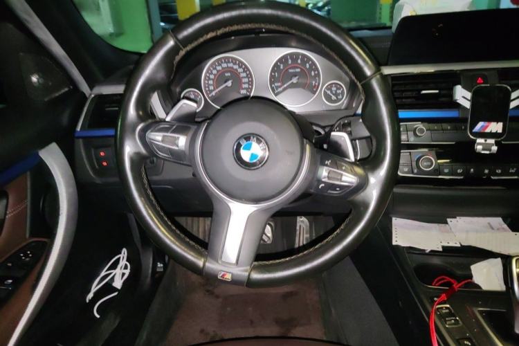 Used BMW 3 Series 2019 320i M Sport Package Steering Wheel