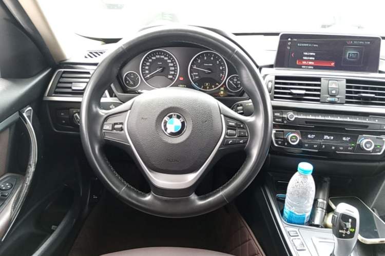 Used BMW 3 Series 2019 320Li Fashion Model Steering Wheel