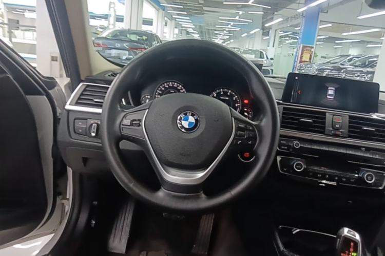 Used BMW 3 Series 2019 320Li Fashion Model Steering Wheel