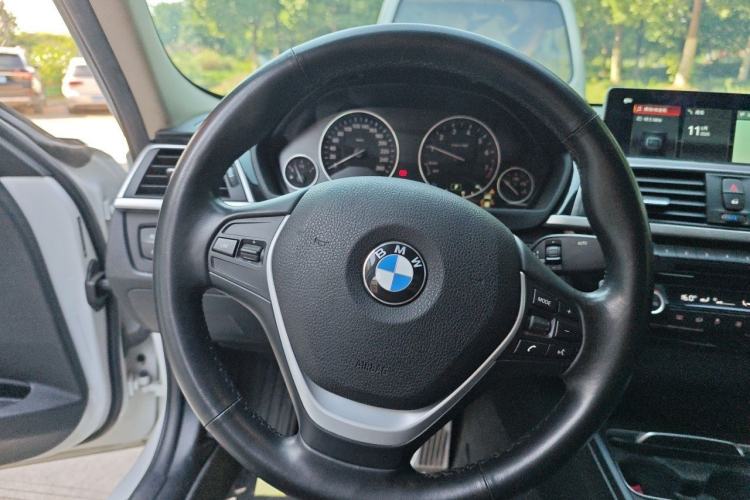 Used BMW 3 Series 2019 320Li Fashion Model Steering Wheel