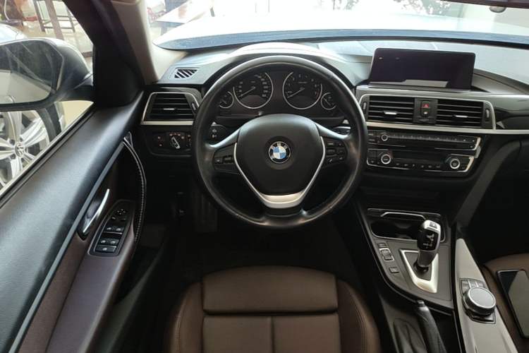 Used BMW 3 Series 2019 320Li Fashion Model Steering Wheel