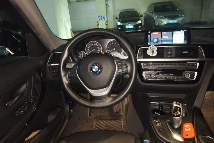 Used BMW 3 Series 2019 320Li Fashion Model Steering Wheel