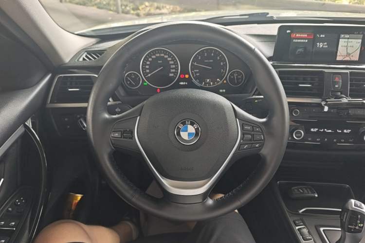 Used BMW 3 Series 2019 320Li Fashion Model Steering Wheel