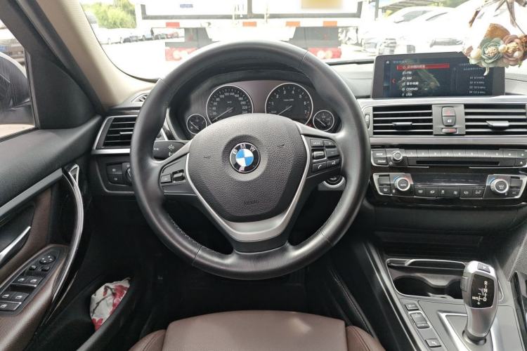 Used BMW 3 Series 2019 320Li Fashion Model Steering Wheel