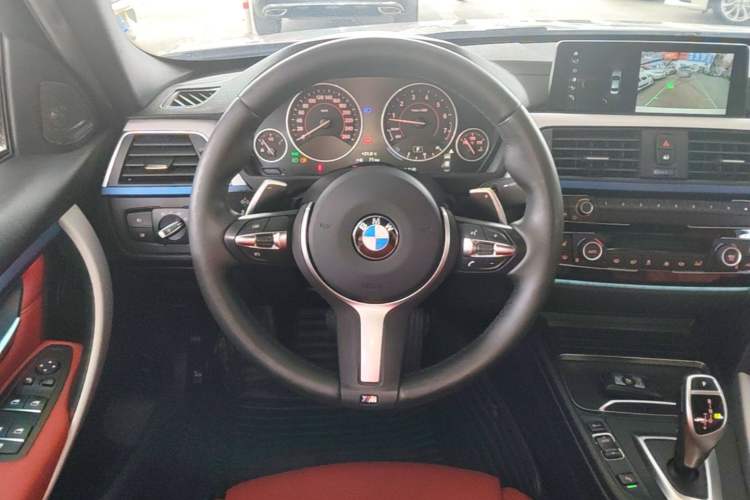 Used BMW 3 Series 2019 320i M Sport Package Steering Wheel