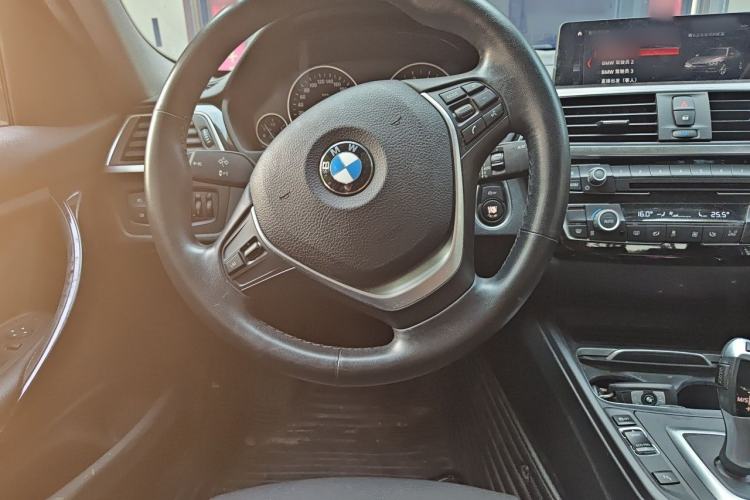 Used BMW 3 Series 2019 320Li Fashion Model Steering Wheel