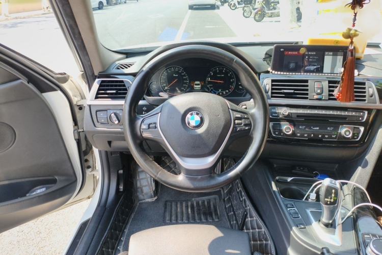 Used BMW 3 Series 2019 320Li Fashion Model Steering Wheel