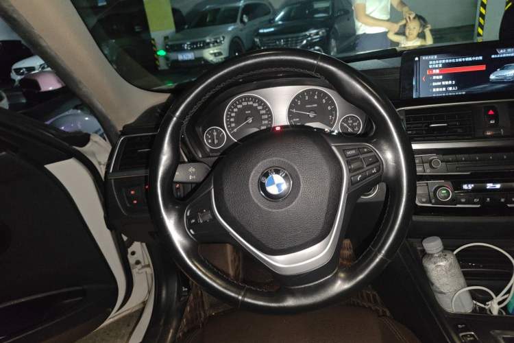 Used BMW 3 Series 2019 320Li Fashion Model Steering Wheel