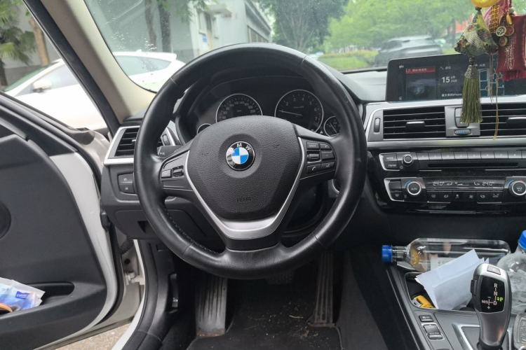 Used BMW 3 Series 2019 320Li Fashion Model Steering Wheel