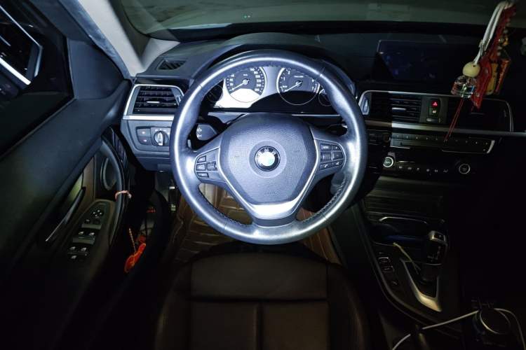 Used BMW 3 Series 2019 320Li Fashion Model Steering Wheel