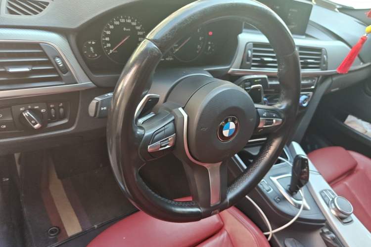 Used BMW 3 Series 2019 320i M Sport Night Edition Steering Wheel