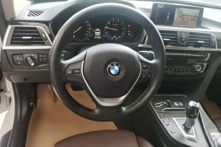 Used BMW 3 Series 2019 320Li Fashion Model Steering Wheel