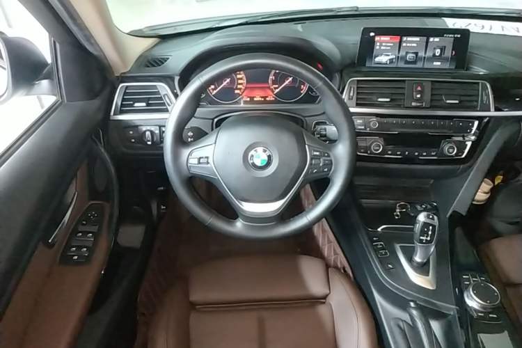 Used BMW 3 Series 2019 320Li Fashion Model Steering Wheel