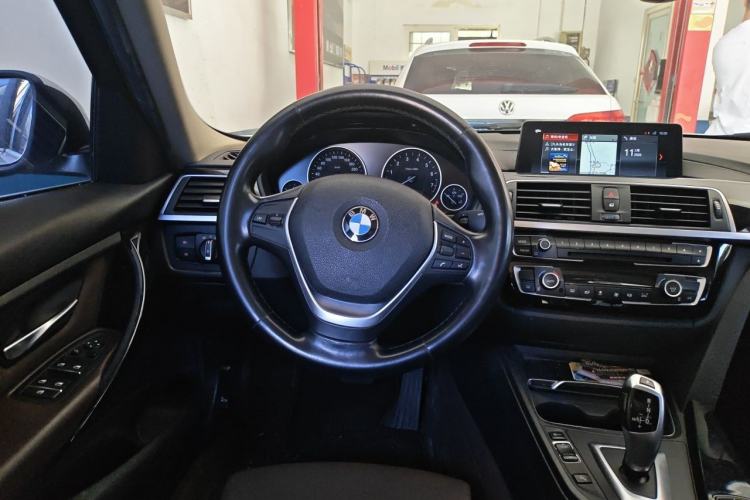 Used BMW 3 Series 2019 320Li Fashion Model Steering Wheel