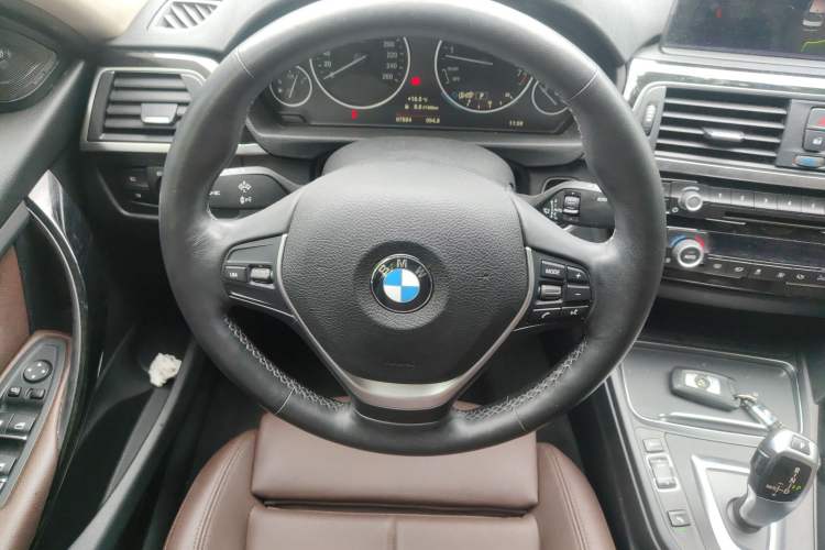 Used BMW 3 Series 2019 320Li Fashion Model Steering Wheel