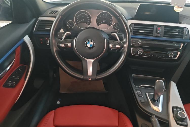Used BMW 3 Series 2019 320i M Sport Package Steering Wheel