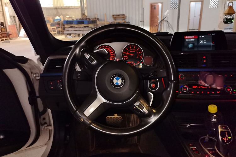 Used BMW 3 Series 2019 320i M Sport Package Steering Wheel