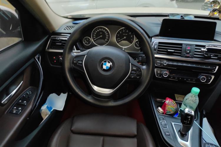 Used BMW 3 Series 2019 320Li Fashion Model Steering Wheel