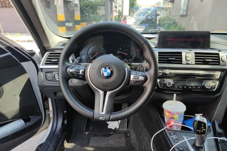 Used BMW 3 Series 2019 320Li Fashion Model Steering Wheel