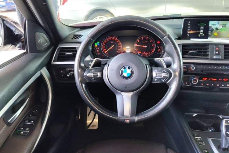 Used BMW 3 Series 2019 320i M Sport Night Edition Steering Wheel