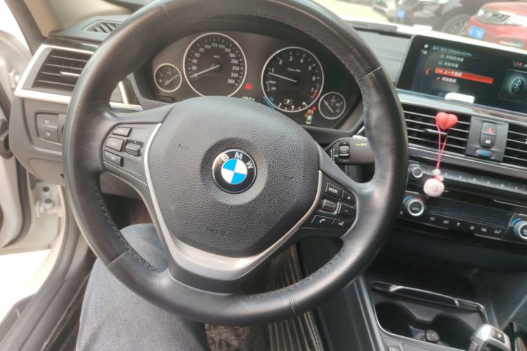 Used BMW 3 Series 2019 320Li Fashion Model Steering Wheel