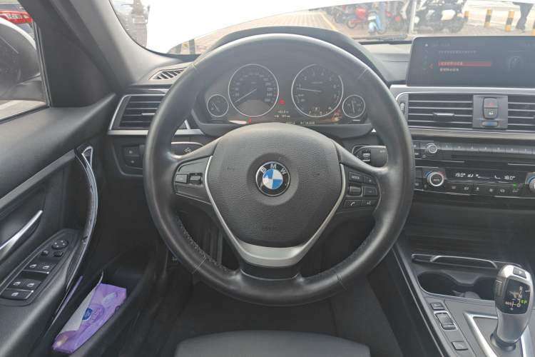 Used BMW 3 Series 2019 320Li Fashion Model Steering Wheel