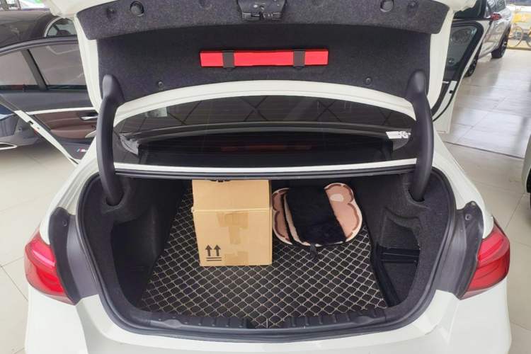 Used BMW 3 Series 2019 320i M Sport Night Edition Trunk