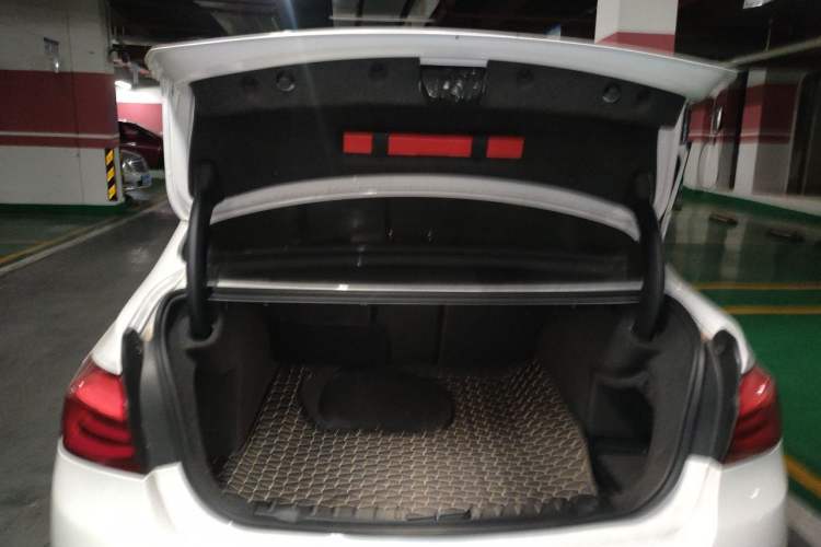 Used BMW 3 Series 2019 320Li Fashion Model Trunk