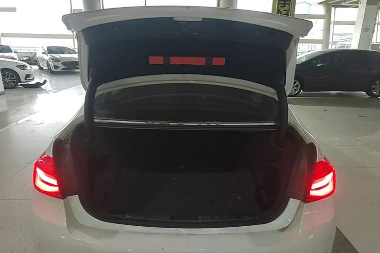Used BMW 3 Series 2019 320Li Fashion Model Trunk