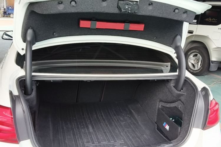 Used BMW 3 Series 2019 320Li Fashion Model Trunk