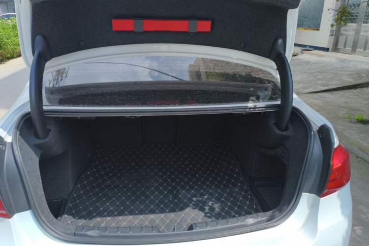 Used BMW 3 Series 2019 320Li Fashion Model Trunk